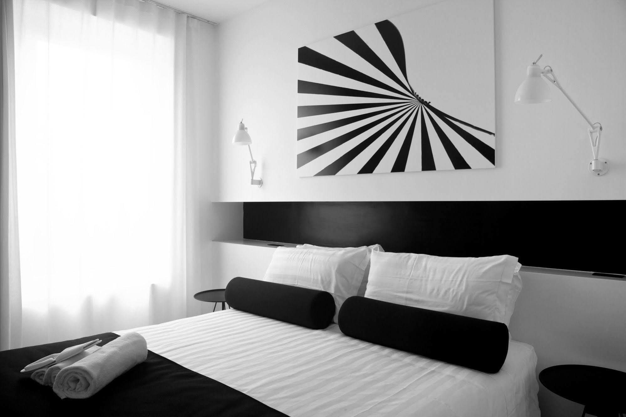 Sora Luxury Inn โรม ภายนอก รูปภาพ